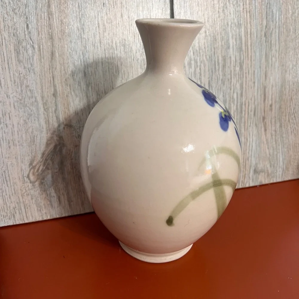 Vintage Hand Painted Blue Iris Ceramic Bud Vase Round Floral Pottery Cream 6.5